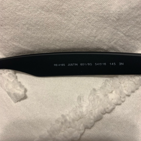 Ray Ban Justin Classic sunglasses. Matte black with gradient, grey lenses. - Picture 6 of 9